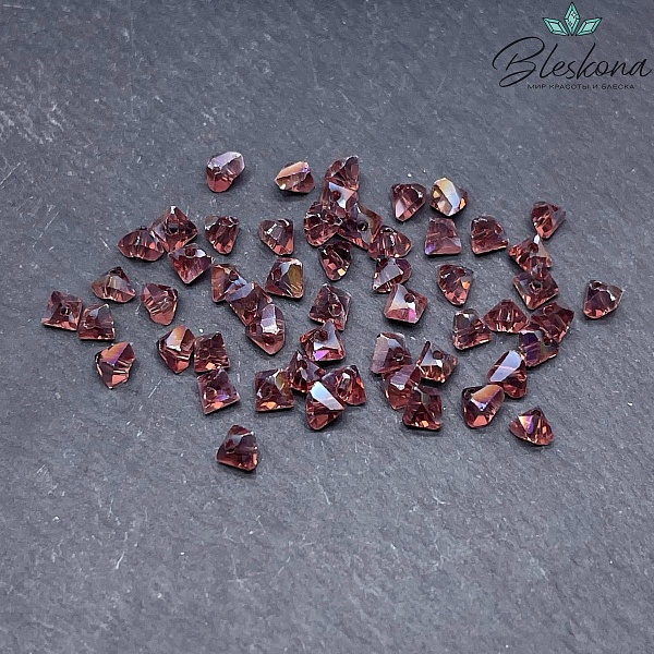 Чешское стекло №112 4,5мм треугольник