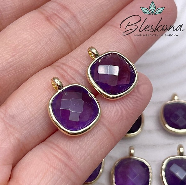 13мм, цвет золото ,Подвеска квадрат Аметист в обрамлении 