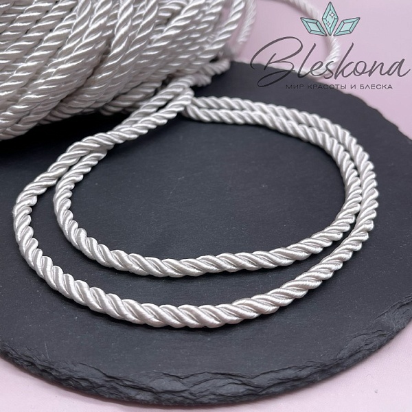 Шнур крученый белый 6 мм