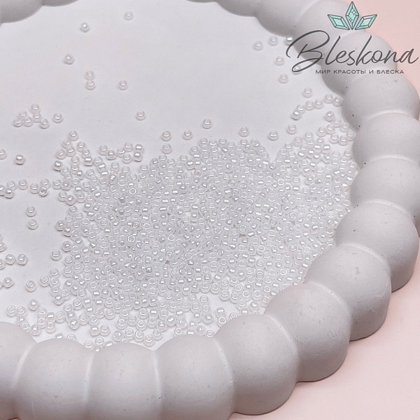 Бисер TOHO round 11/0 цвет №141 (оттенок белого)