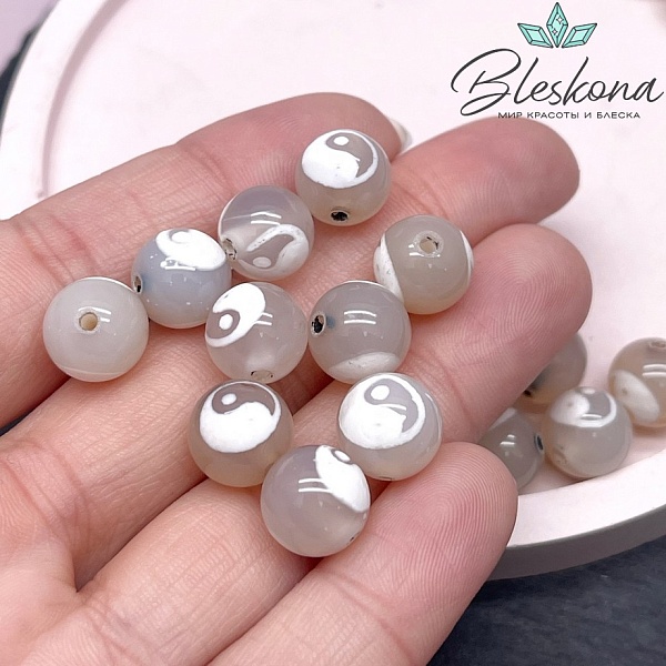 Бусина Дзи Инь-Янь серо-белый шар 10 мм уп.10 шт.