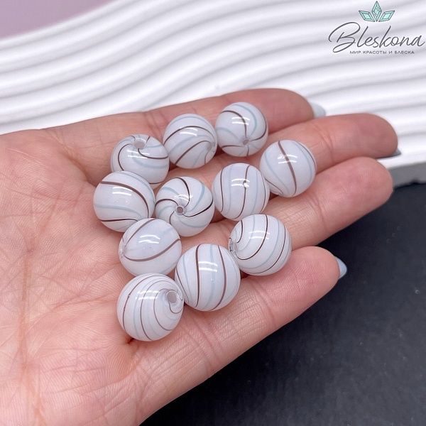 13 мм Бусина шар стекло белое коричнево- голубые полосы