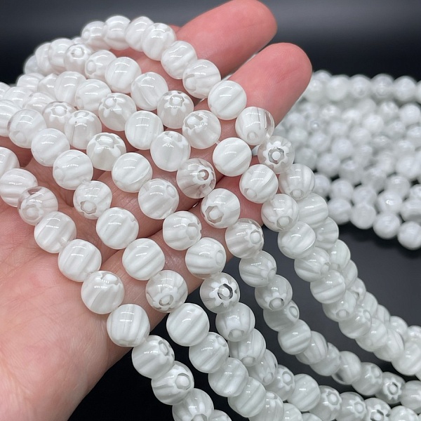 Муранское стекло белое цветы  8мм