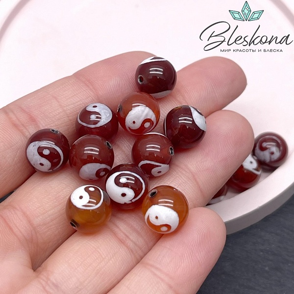 Бусина Дзи Инь-Янь бело-коричневый шар 10 мм уп.10 шт.