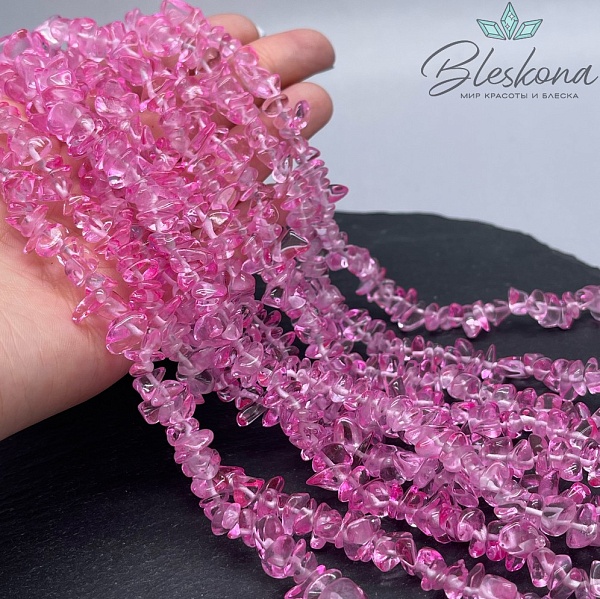 Крошка Кварц тонированный розовый (имитация) ширина бусин ~ 7-9 мм