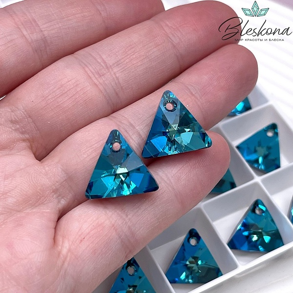 6628 XILION Triangle 16 мм Crystal Bermuda Blue P