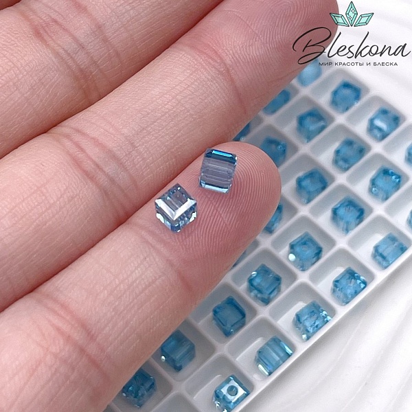 5601 Cube Bead 4 мм Aquamarine (202)