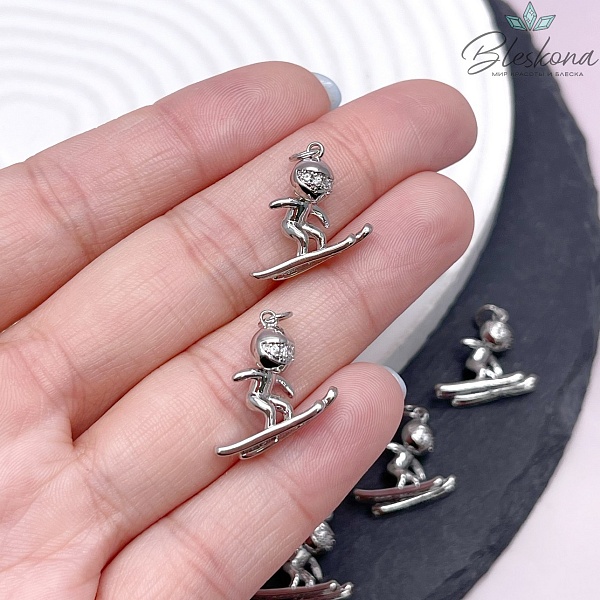 15*18 мм Цвет серебро, Подвеска Лыжник цирконы