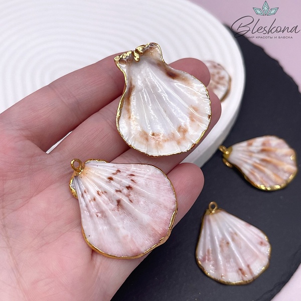 (40-42)*(35-37) мм Цвет золото, Подвеска Ракушка бело-розовая