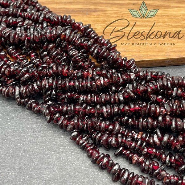 Крошка Гранат ширина бусин ~ 4-8 мм