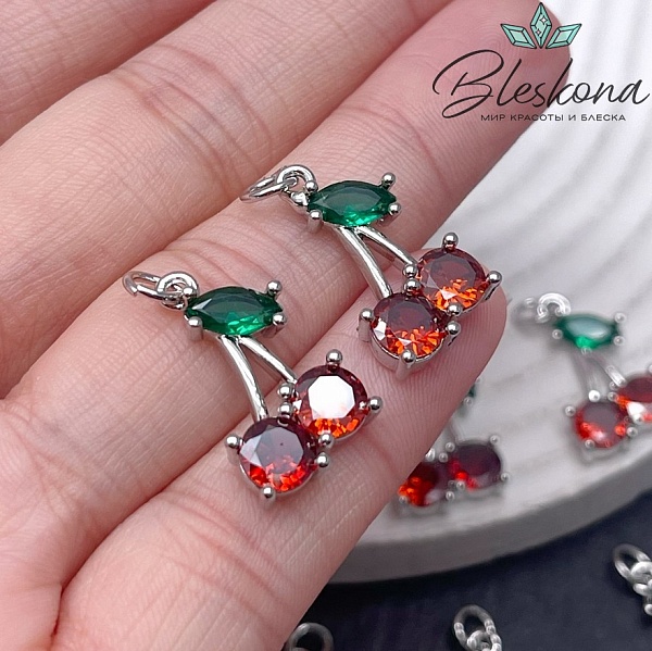 20,5*12,3 мм Цвет серебро, Подвеска вишня цирконы