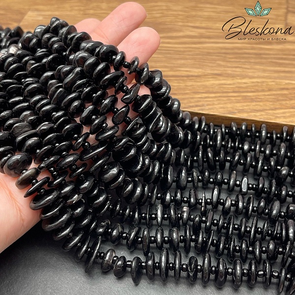 Турмалин сколы шлифованные (2-4)*(7-14) мм