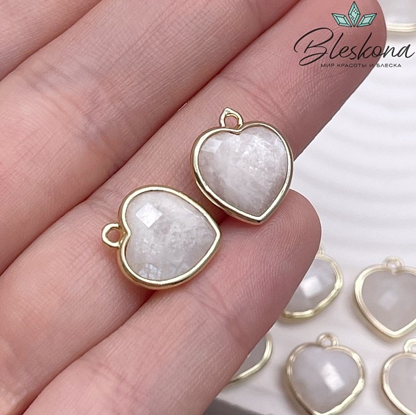 13*15мм,Цвет золото,Подвеска Сердце лунный камень огранка