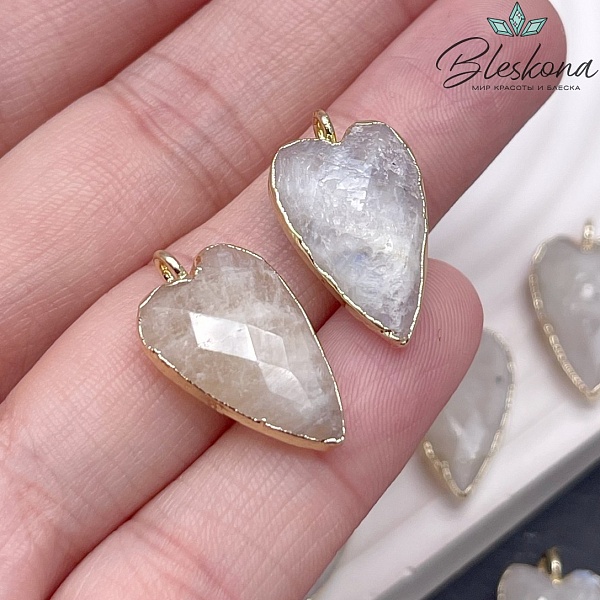 22*13 мм, цвет золото, Подвеска Сердце Лунный Камень огранка