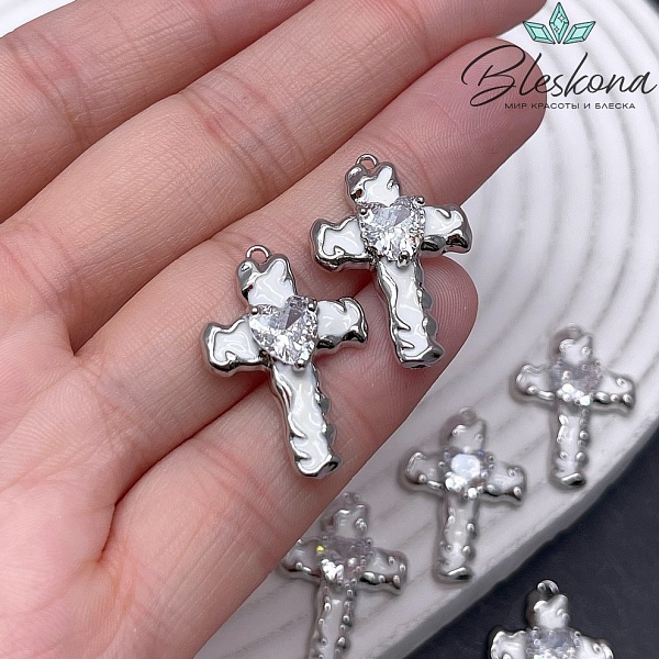 25,6*17,5 мм Цвет серебро, Подвеска Крест белая эмаль циркон
