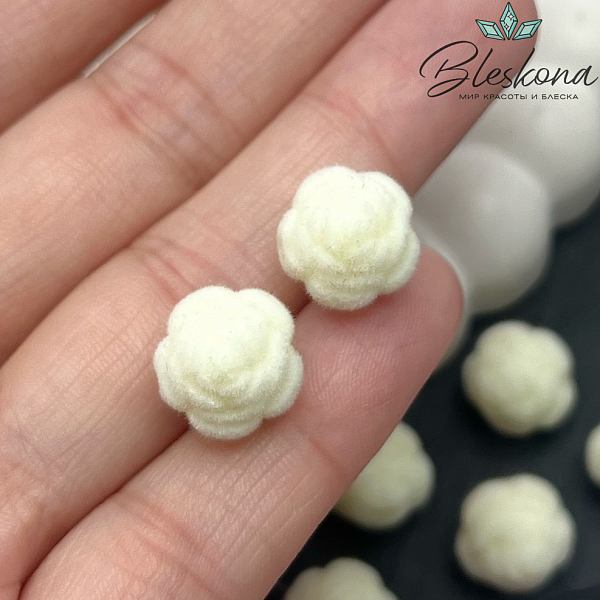 12мм Бархатная бусина Цветок - Роза, Цвет молочный