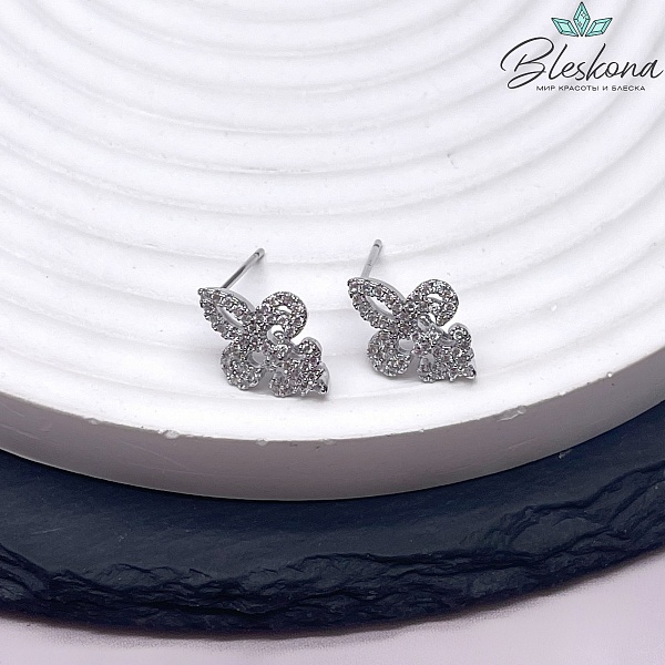 15*11 мм Цвет серебро, Пусеты Королевская лилия цирконы