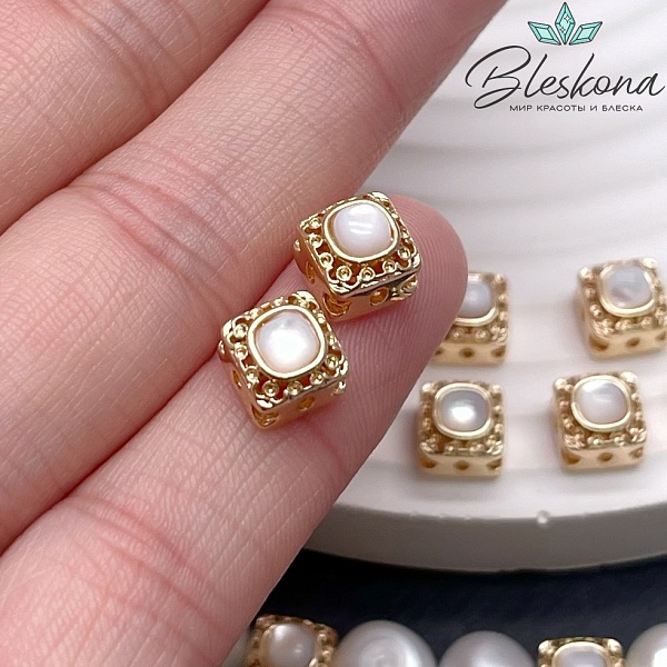 7 мм Цвет золото, Бусина квадратная перламутр