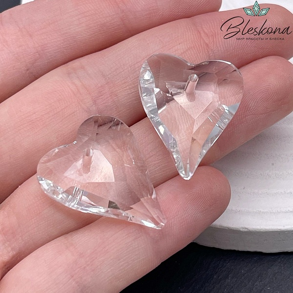 26,5*21,5 мм, Подвеска сердце стекло белое уп. 2 шт