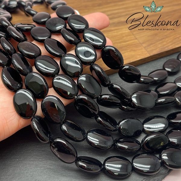 Агат черный с прожилками овал 18*13 мм