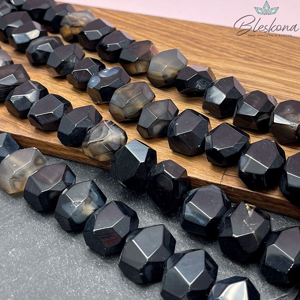 Агат черный с прожилками фриформ огранка 15*17 мм