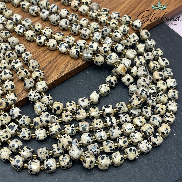 Яшма далматиновая (фенит) куб огранка 6,5 мм