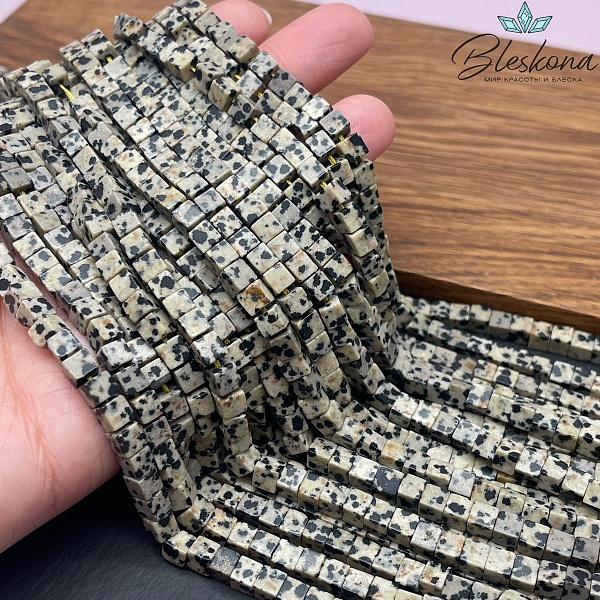 Яшма далматиновая (фенит) куб 4,5 мм