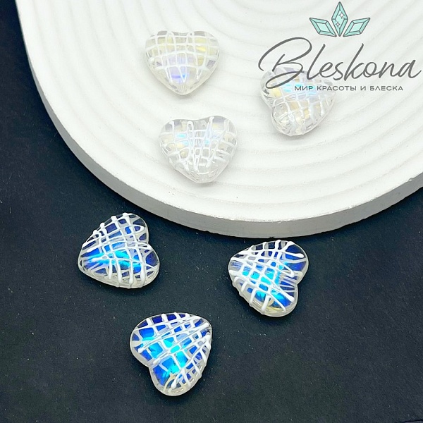 19*20 мм Бусина сердце с переливом белая глазурь