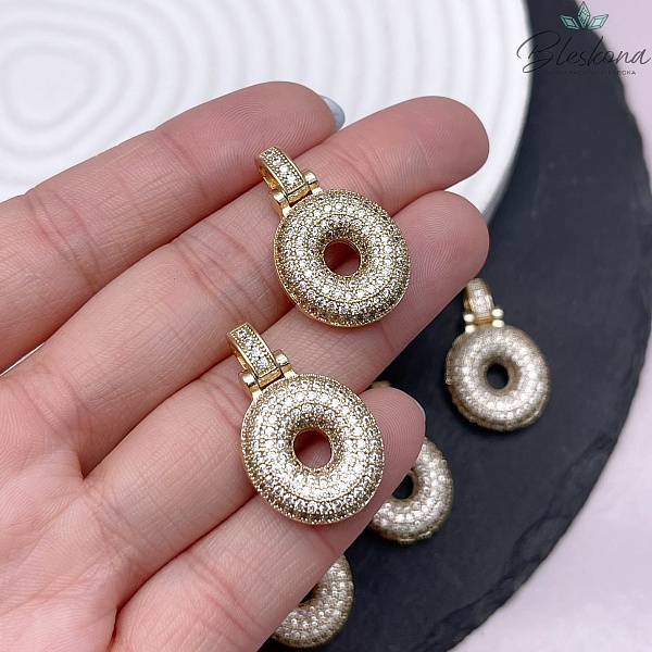 28 мм, Цвет золото, Буква цирконы объемная с бейлом O