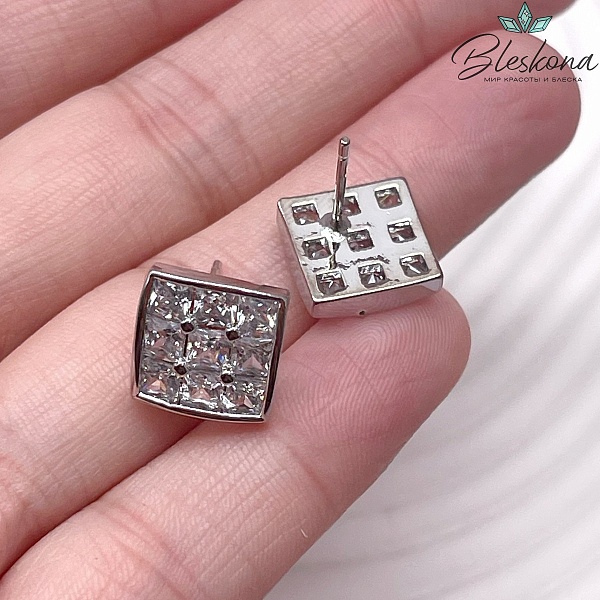 15,5 мм Цвет серебро, Пусеты ромб с цирконами