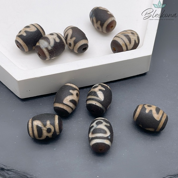 Бусина Дзи Кубера черно-белый матовый бочонок 10*14 мм