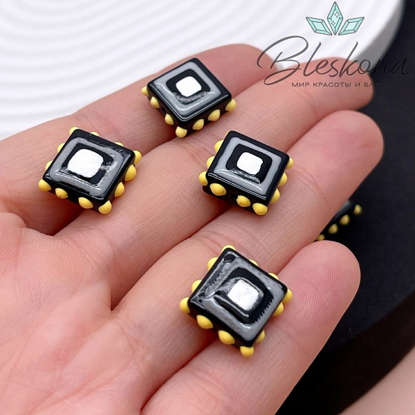 13,5 мм Бусина квадрат черный