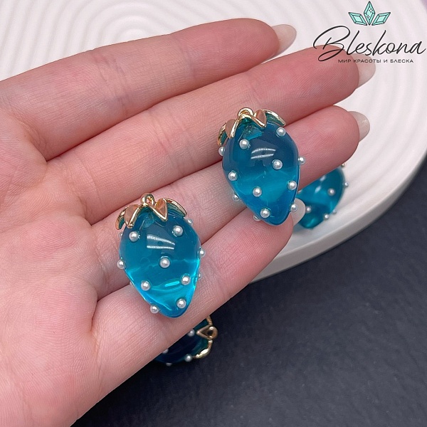 25*17 мм Цвет золото, Подвеска клубничка прозрачная голубая