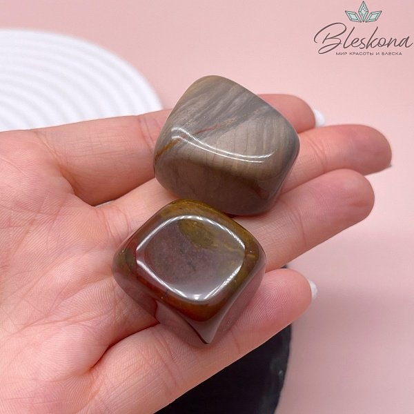 Яшма полихромная галтовка 28-35 мм