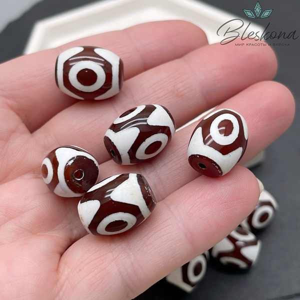 Бусина Дзи 3 глаза бело-коричневый бочонок 16*12 мм