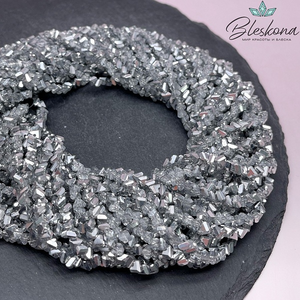 Чешское стекло №38 4,5 мм треугольник