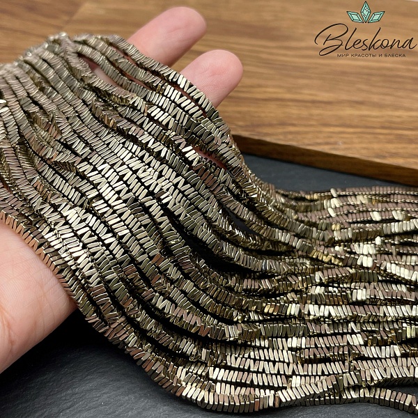 3 мм Гематин, цвет темное золото, квадрат елочка имитация