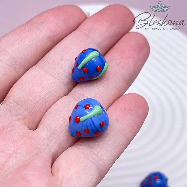 13,5*11,5 мм Бусина клубничка синяя