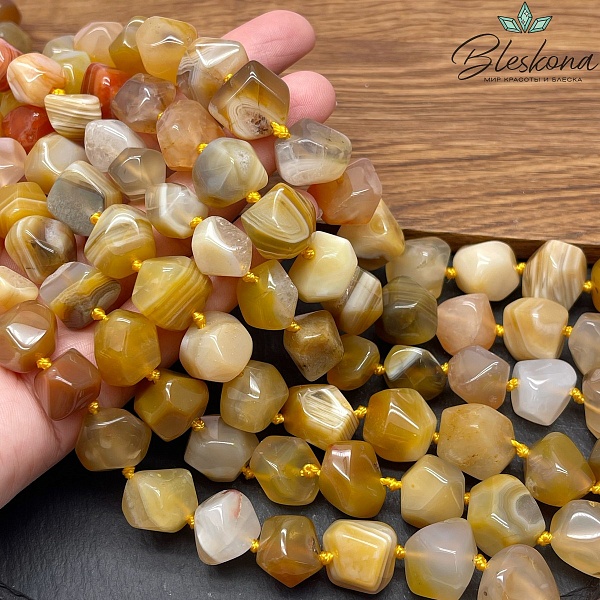 Агат бамбуковый фриформ огранка бусины на увеличение 12-16 мм