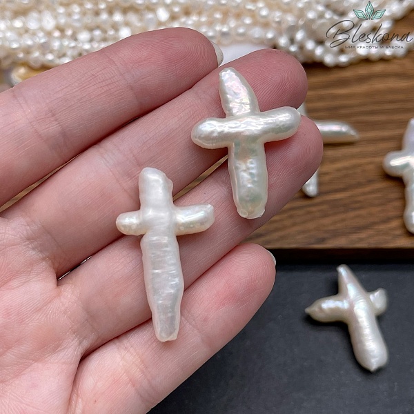 (25-35)*(18-25) мм Жемчуг Барокко Крест штучно вертикальный