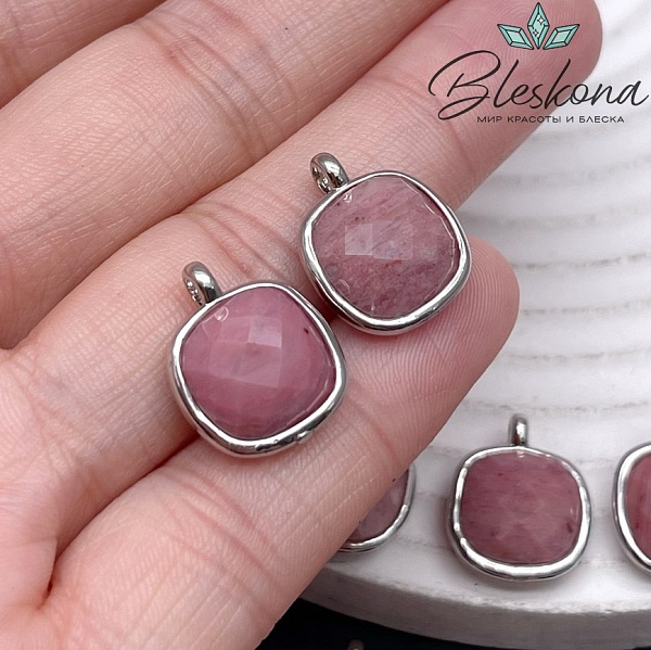 13мм, цвет серебро ,Подвеска квадрат Родонит  в обрамлении 
