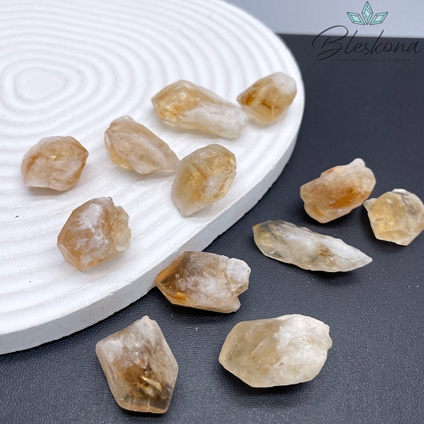 Цитрин необработанный 20-30 мм