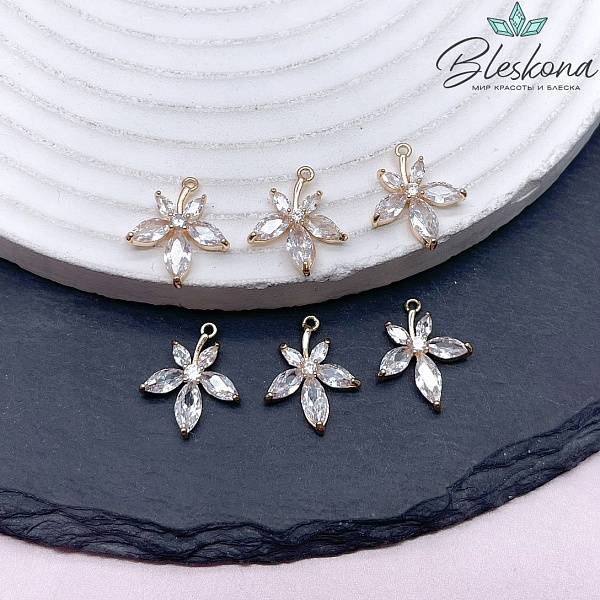 16,2*13,5 мм Цвет золото, Подвеска цветок белые цирконы 