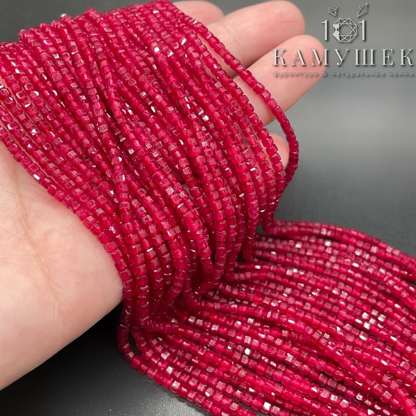 Кварц бордовый тонированный куб 2*2мм