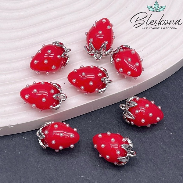 19*13 мм Цвет серебро, Подвеска клубничка красная
