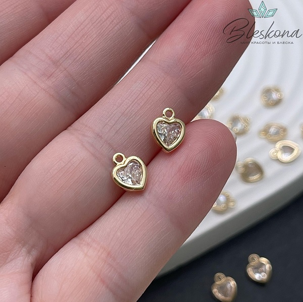 8,3*6,4 мм Цвет золото, Подвеска Сердце циркон