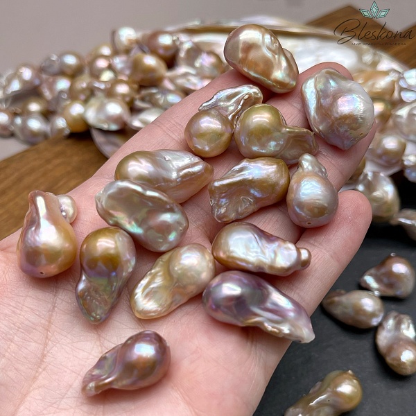 Жемчуг Барокко крупный фиолетовый штучно ~ (20-25)*(12-15) мм 