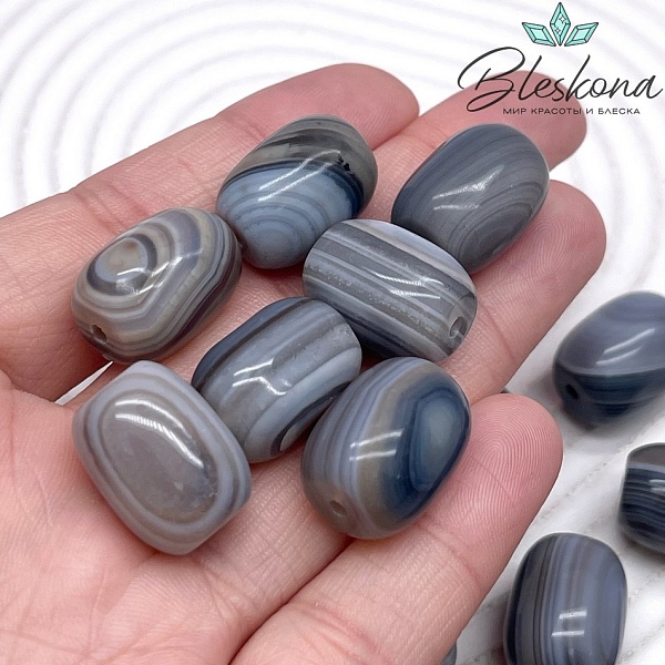 Дзи природная серая из агата 17*13 мм 