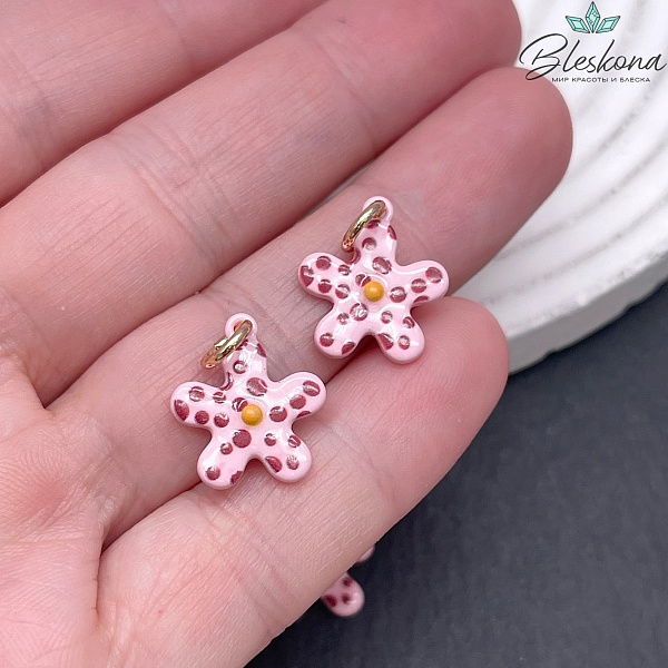 16*13,5 мм, Цвет золото, Подвеска Цветок розовая эмаль