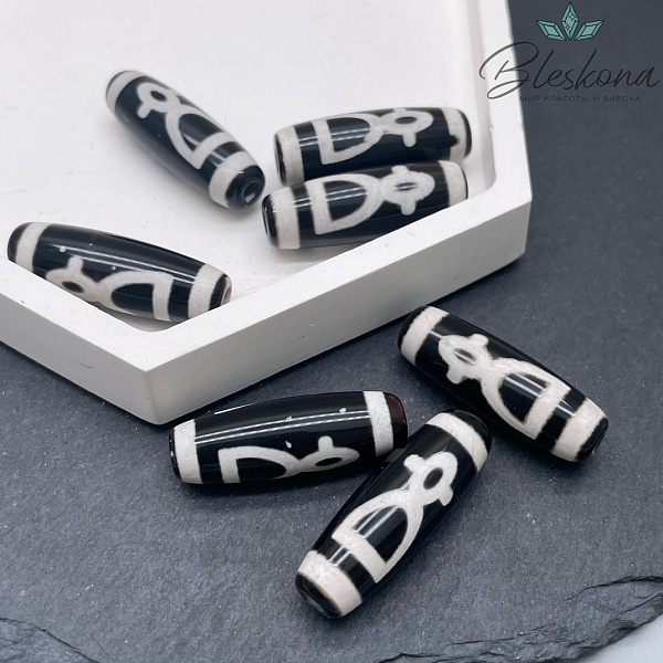 Бусина Дзи Кубера черно-белый бочонок 30*11 мм